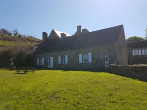 Image of old farmhouse of the manor