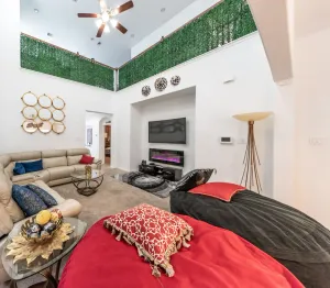 Image of Beautiful 2 story luxury home in an upscale area!