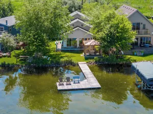 Image of Right on the Water! Private Pier, Excellent Sunsets & Swimming