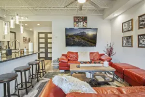 Image of Perfect Luxury Condo in Midtown! Great Amenities!