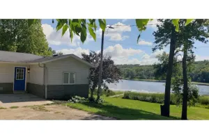 Image of Spacious Private Cabin with Lake View & Access