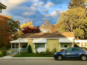 Image of 2 bedroom bungalow facing beautiful park