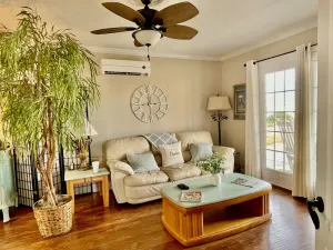 Image of Southern Charm \/Southern Hospitality!