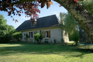 Image of Beautiful House with Pool & Spring, 15 Mins from Airport, 10 Mins Bergerac Town