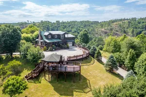 Image of Rustic Cosmic Cabin with Panoramic Mountain views!