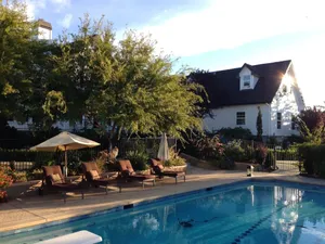 Image of Carriage Loft - HOT Large Spa, Full Kitchen, Pool, private unit.