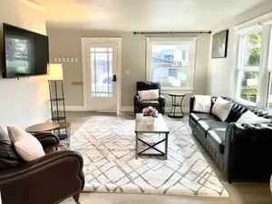 Image of Central duplex with 3 bed\/2bth near Hough Park