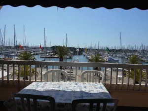 Image of Appt climatisé 4 pers avec parking à Port Camargue - FR-1-250-206