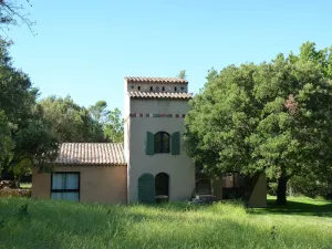 Image of BASTIDON 18th restored with exclusive pool in 7-hectare park.