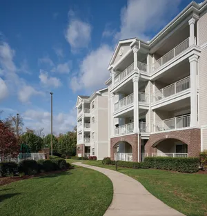 Image of Deluxe 1BR w\/ Jetted Tub, Resort Pool, FREE WIFI, Near Attractions
