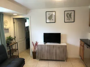 Image of Sarasota Great Location and Best Price!