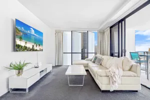Image of Circle on Cavill Canal Views Huge Apartment