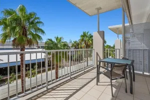 Image of Luxrious Beach Apt on Salt 1Bed1Bath