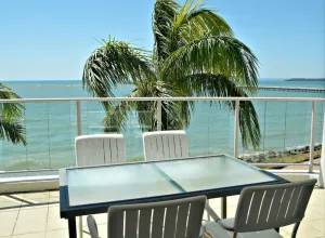 Image of Stunning Water View Apartment - Pool, Gym, Parking