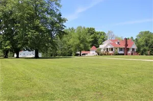Image of The Red Fox Inn by Cummins Falls \/ Baxter \/ Cookeville