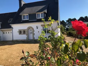 Image of Large Noé-Breton house with large garden and fireplace