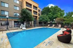 Image of Easily-Accessible Hotel! Outdoor Pool, Close to Galleria Dallas, Pets Allowed!