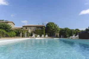 Image of Swimming pool, Jacuzzi, air conditioning in the middle of vineyards