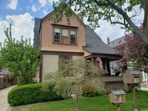 Image of Historic 1875 Victorian-Pear Tree Manor - close to downtown, Lake Huron, & river
