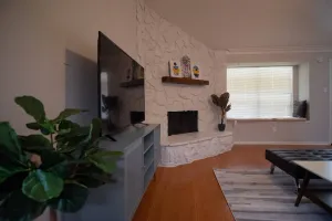 Image of Cozy and Spacious 3 Bedroom Home in Sugarland