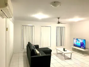 Image of Modern 4BR house near Airport