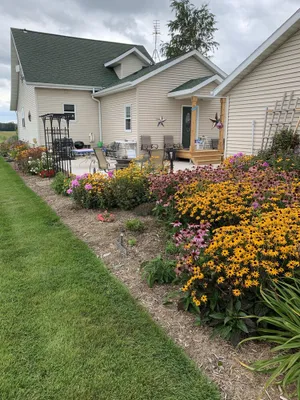 Image of Country home 10 miles from EAA! Easy access to EAA grounds. Avoid I-41 traffic!