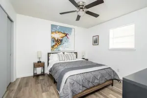 Image of Updated cozy 2br with off street parking.