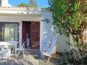 Image of Maison familiale près de la mer avec terrasse et véranda, quartier calme à Saint Jean de Monts - FR-1-323-502