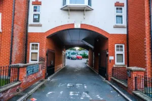 Image of Lovely Ground Floor Flat with free parking
