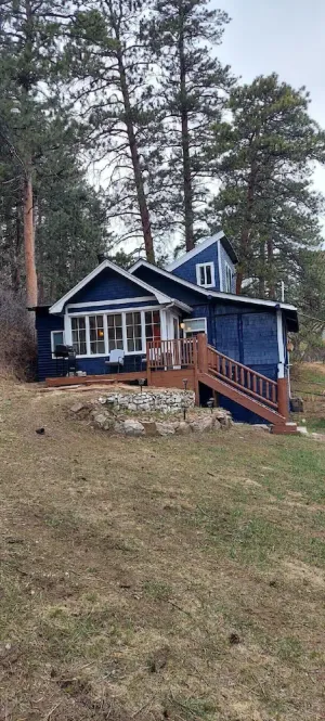 Image of Cozy two bedroom cabin 10 min from Red Rocks 25 min from Denver