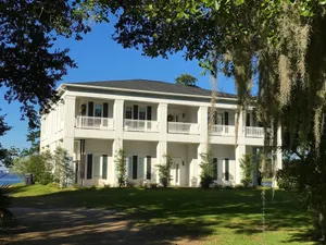 Image of Back Bay Biloxi Waterfront -Fish, Watch Nature, Golf-Minutes to Casinos-Elevator