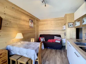 Image of Resort center, 2nd floor, view resort, balcony, tv, ski locker, 24m², La Toussuire