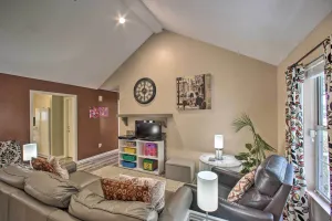 Image of Get 10% off for week-long booking at Dog Friendly Cottage with fenced backyard