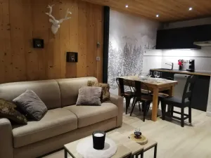 Image of Les Deux Alpes, Le Lauvitel, 5 people, at the foot of the slopes