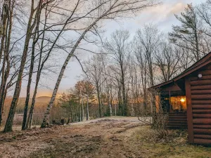 Image of Cozy Updated Log Cabin with Mountain Views close to Monadnock