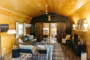 Image of Lumber Lodge RRG - COMFY WOODSY STAY - in RRG\/Auxier