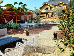 Image of Stunning new home on creek, with spa pool, 5min walk to wineries & restaurants