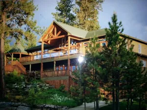 Image of Waterfront Paradise Lodge –Sandy Beach, Private Dock, Near Coeur d’Alene Resort!