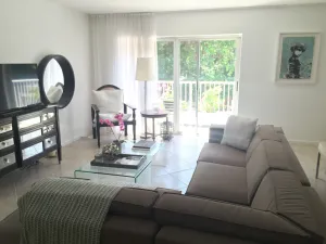 Image of Avail now 3 month min - Newly updated condo - 5 min to beach