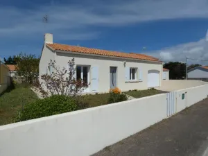 Image of Maison lumineuse avec jardin près de la plage - 2 chambres, animaux acceptés, WIFI, parking - FR-1-540-286