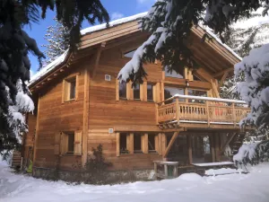 Image of Monetier village center ground floor south facing T4 75 m2, terrace garden parking