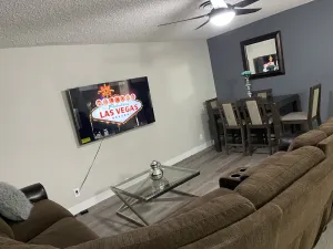 Image of Cozy 5 bedroom sleeps 14+