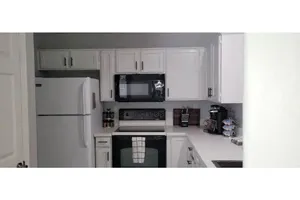 Image of Pool access, garage, Cox Cable TV fast Internet!