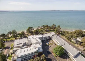 Image of Stylish Island Getaway - BEACHFRONT APARTMENT