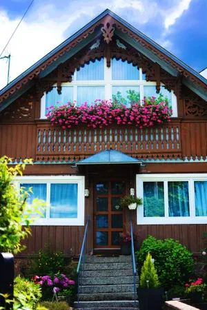 Image of Pretty cottage in small Alsatian town 4 flowers