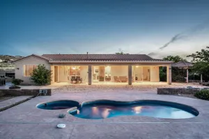 Image of NIZHONI Pool Hot Tub Fast WiFi Spacious Family Home 10 Minutes To Lake Powell