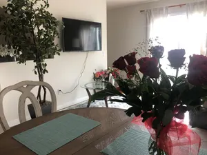 Image of Lux up to 5 guests 2 BR, 1,5 Ba just 1\/2 block to Pacific Ocean.