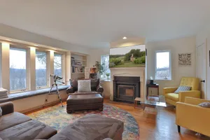 Image of Boho Country 5 Acre Estate: Kenyon, Amish, River
