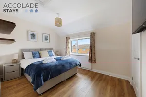 Image of 3 bed, 2 Bath, Sleeps 6, with Free Parking & WiFi, ideal for contractors and families