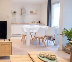Image of Envie Lyonnaise Location ★ 14 persons ★ Terrace